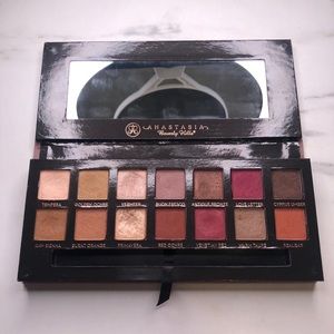 ⭐️2/$20.Anastasia Modern Renaissance